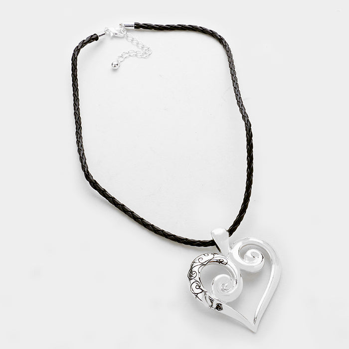 iLLASPARKZ Metal filigree heart pendant necklace