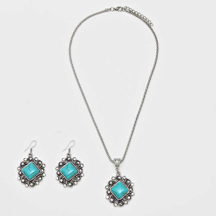 iLLASPARKZ Turquoise Filigree Necklace