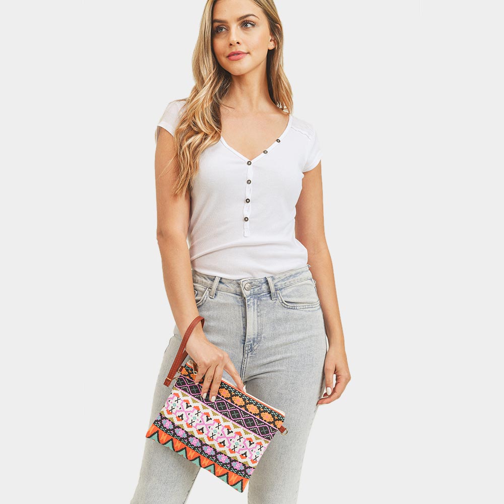 iLLASPARKZ Aztec Patterned Wristlet Clutch / Crossbody Bag