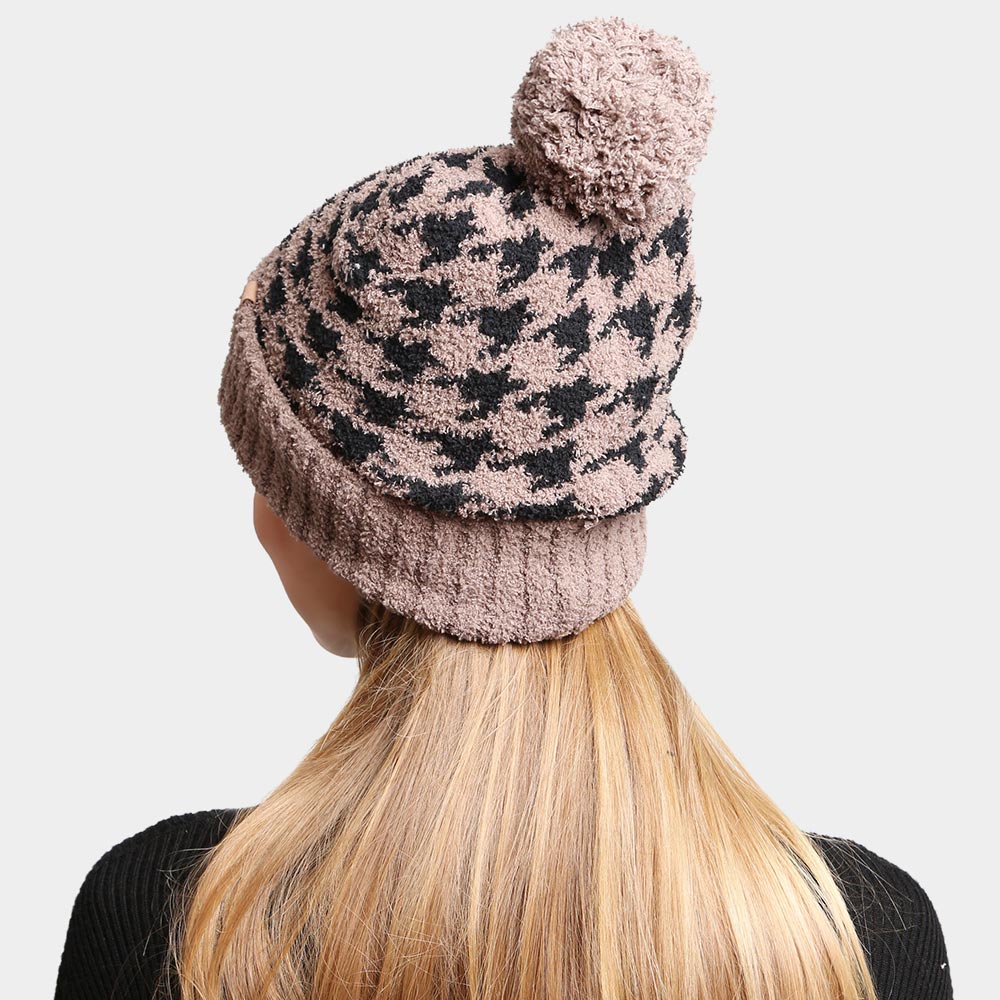 iLLASPARKZ Houndstooth Lined Pom-Pom Beanie