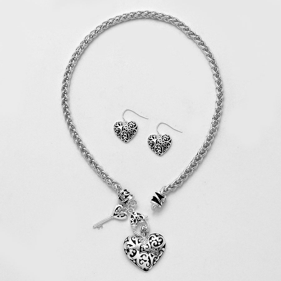 iLLASPARKZ Heart Vine Filigree Metal Necklace