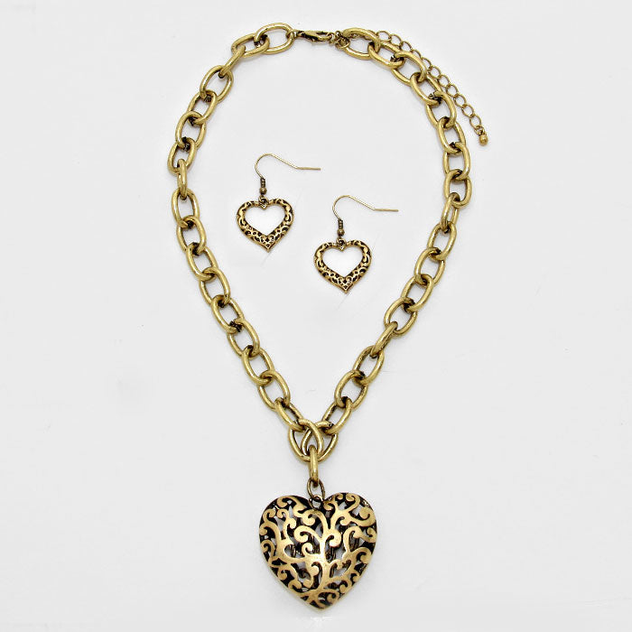 iLLASPARKZ Filigree Heart Metal Necklace