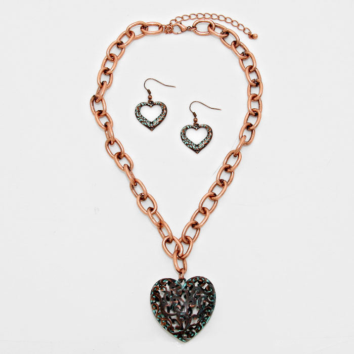 iLLASPARKZ Filigree Heart Metal Necklace