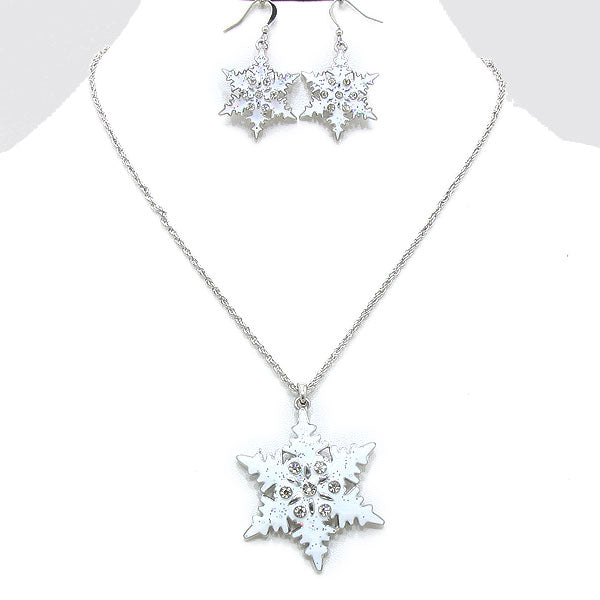 iLLASPARKZ Resin Snowflake Pendant Necklace