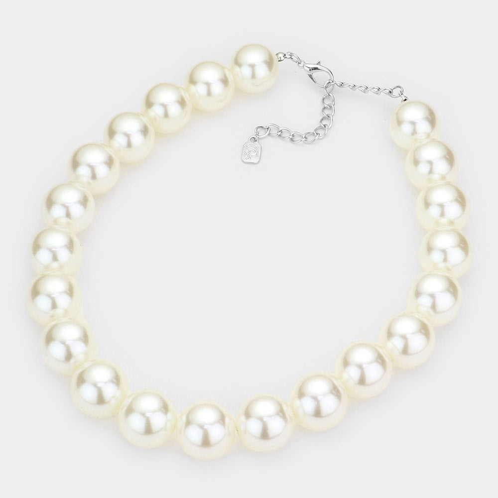 iLLASPARKZ Oversized Pearl Necklace